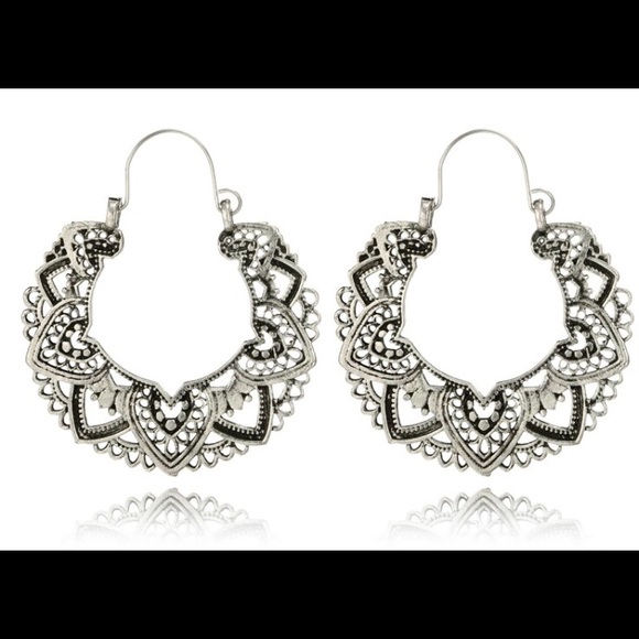 💝 2/$24 “Delia” Silver Boho Hoops 💝 - Picture 4 of 6